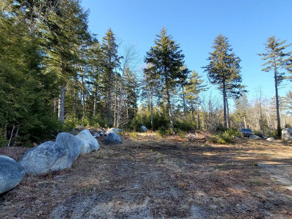 












2480 Woodstock Road

,
Walden,







NS
B0J 2E0

