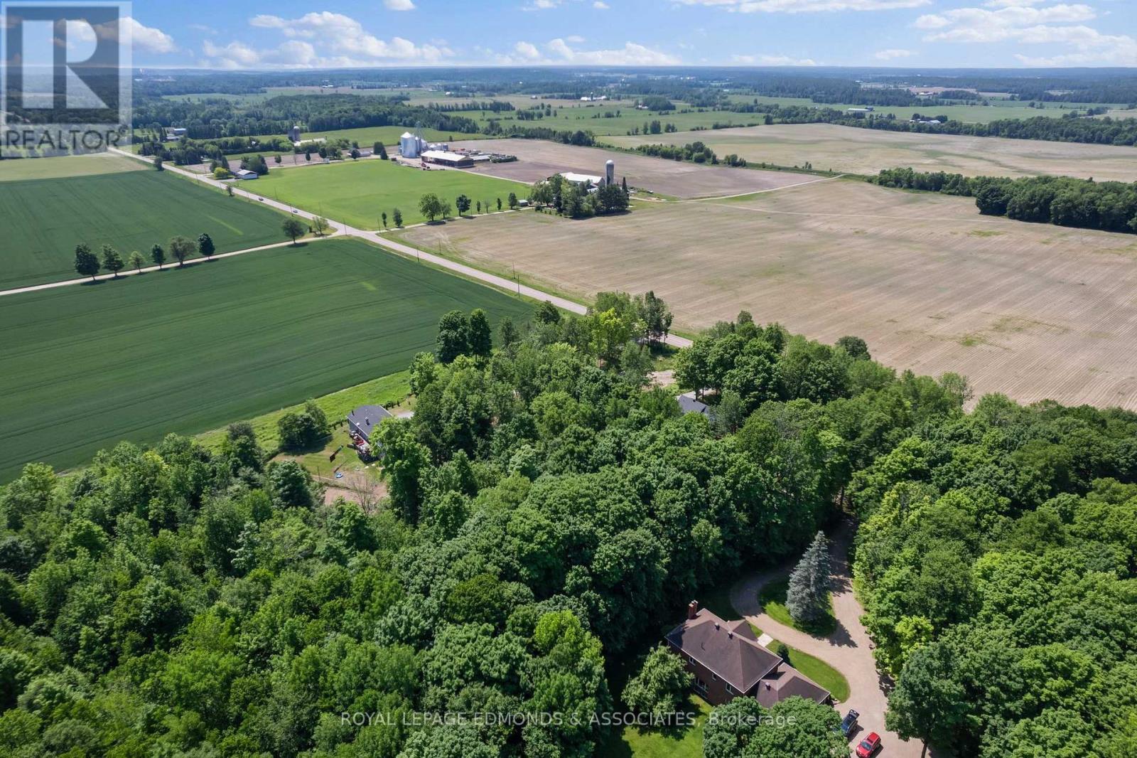 












1386 WILSON ROAD

,
Laurentian Valley,







Ontario
K8A6W4

