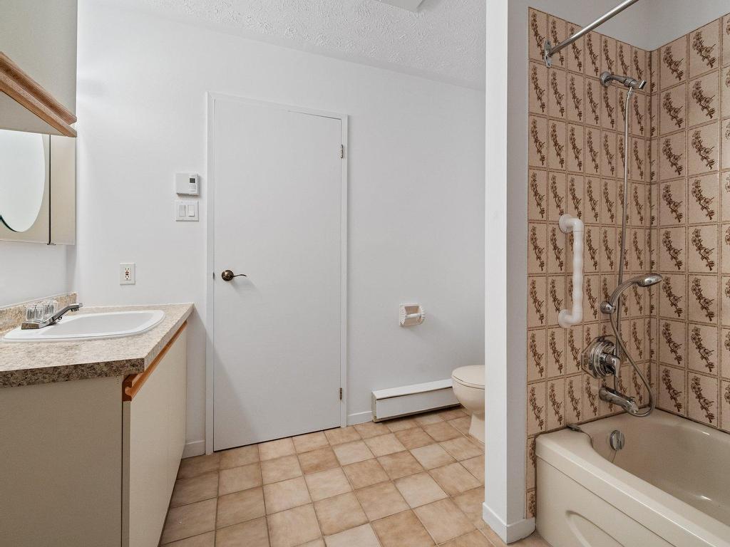 









355


Rue St-Jacques

, 307,
Granby,




QC
J2G3N5

