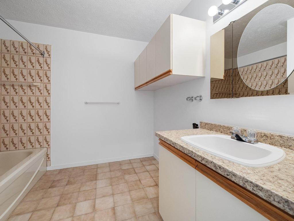 









355


Rue St-Jacques

, 307,
Granby,




QC
J2G3N5


