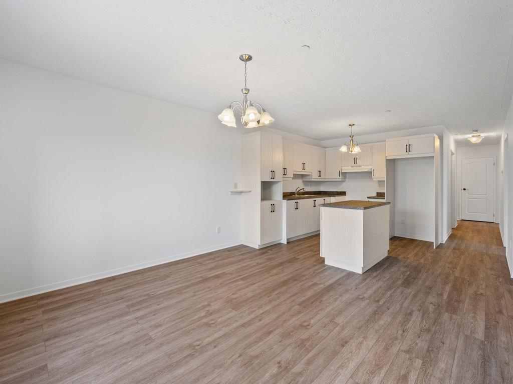 









355


Rue St-Jacques

, 206,
Granby,




QC
J2G3N5

