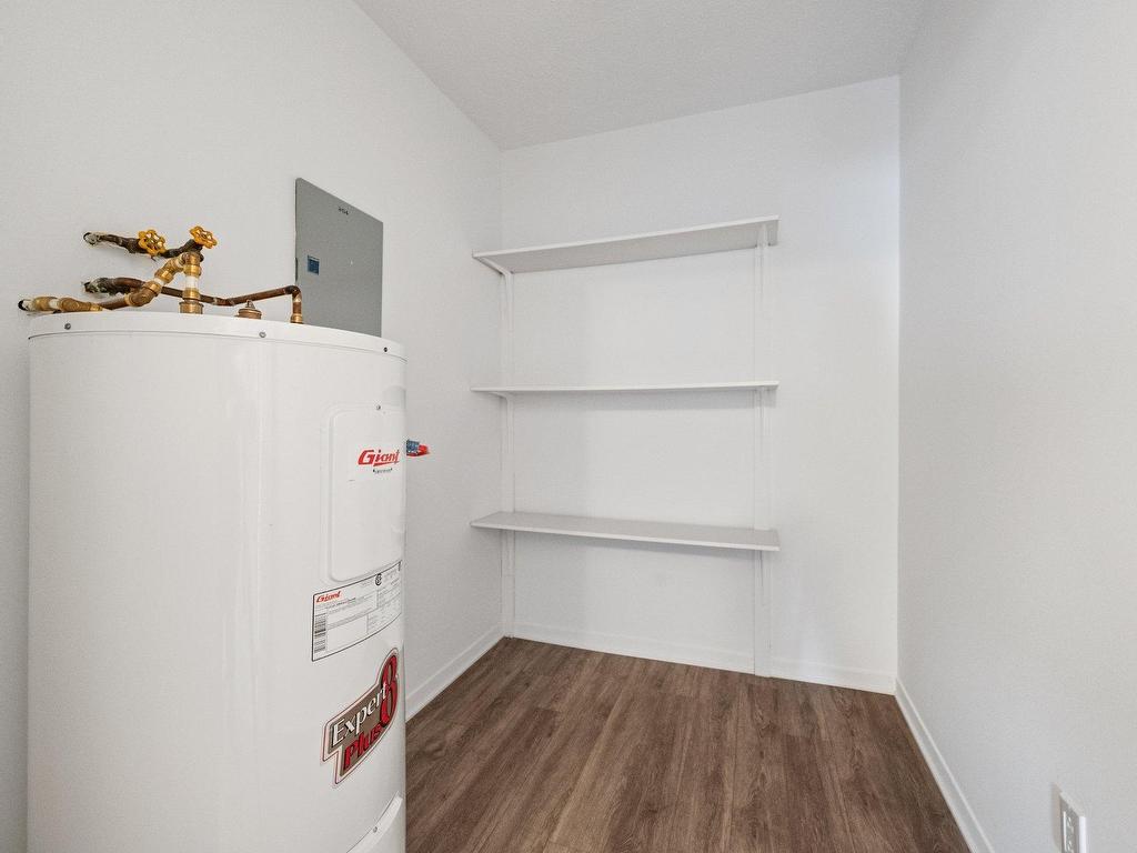 









355


Rue St-Jacques

, 206,
Granby,




QC
J2G3N5

