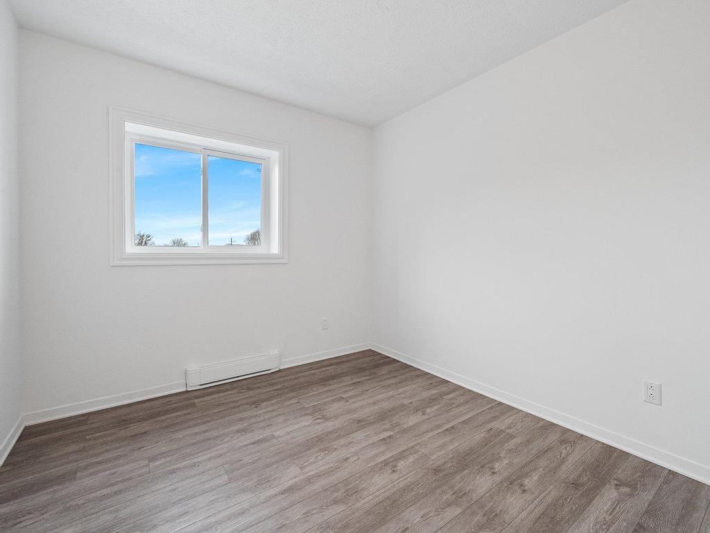 









355


Rue St-Jacques

, 206,
Granby,




QC
J2G3N5

