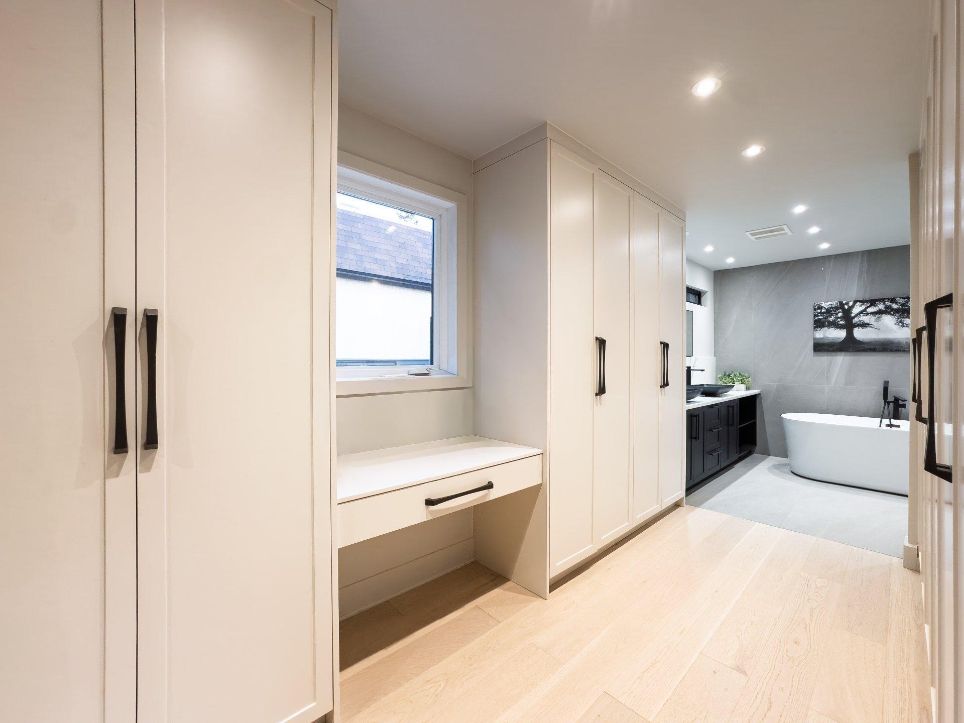 









2090


Rue Montarville

,
Saint-Bruno-de-Montarville,




QC
J3V3V7

