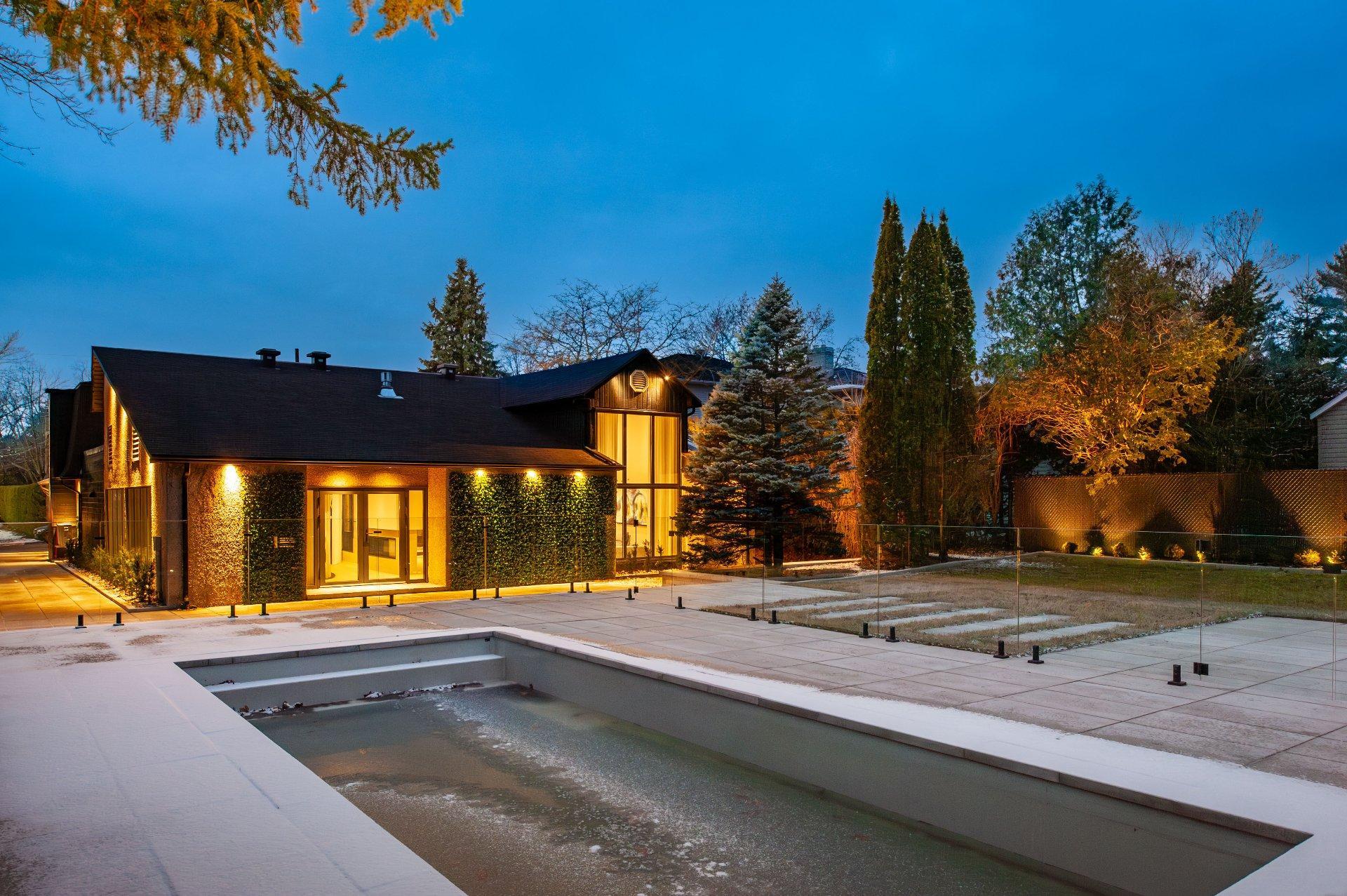 









2090


Rue Montarville

,
Saint-Bruno-de-Montarville,




QC
J3V3V7

