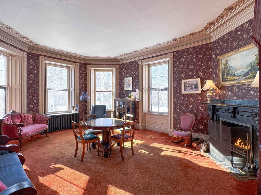 












121 North River Road

,
Charlottetown,




PE
C1A 3K7

