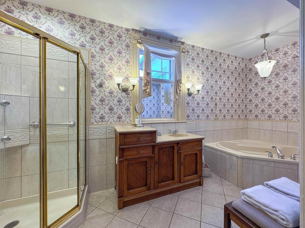 












121 North River Road

,
Charlottetown,




PE
C1A 3K7

