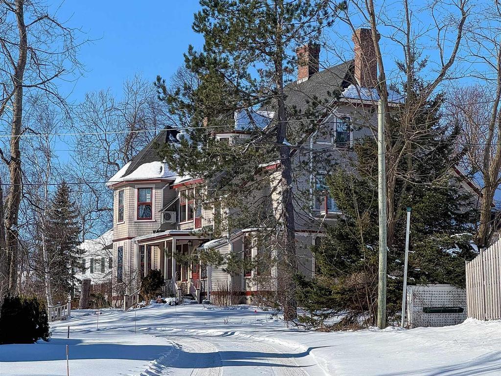 












121 North River Road

,
Charlottetown,




PE
C1A 3K7

