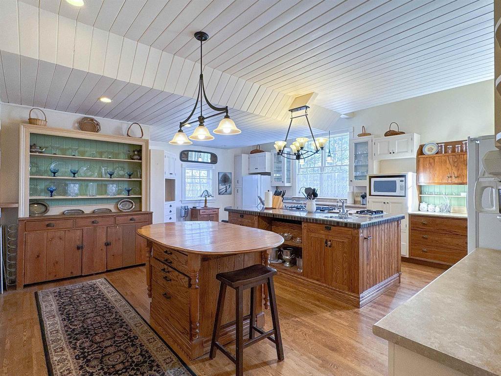 












121 North River Road

,
Charlottetown,




PE
C1A 3K7

