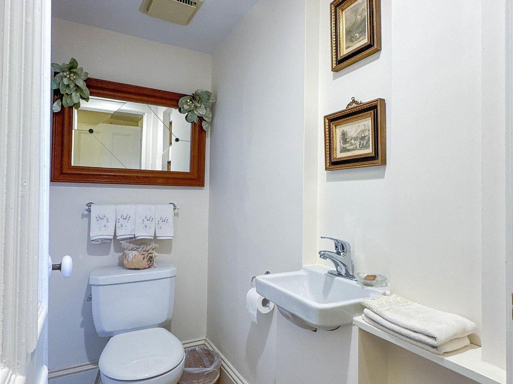 












121 North River Road

,
Charlottetown,




PE
C1A 3K7

