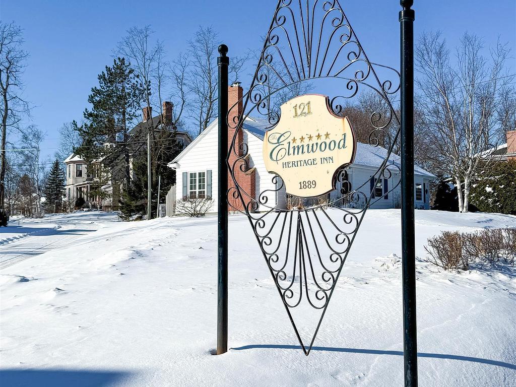 












121 North River Road

,
Charlottetown,




PE
C1A 3K7

