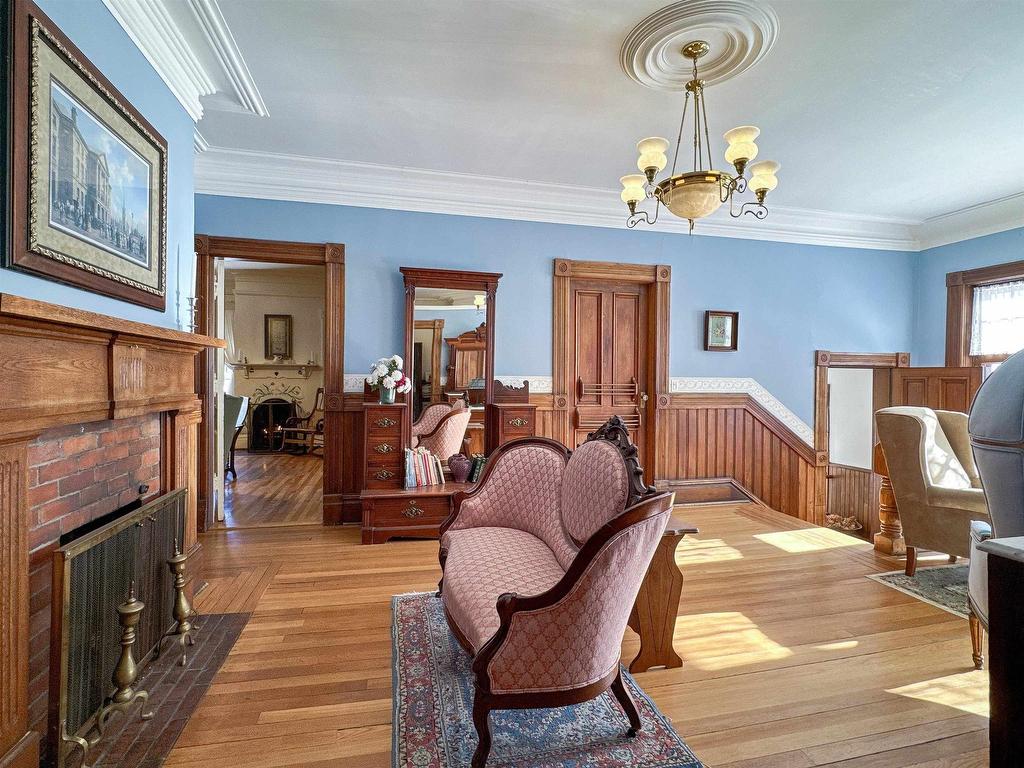 












121 North River Road

,
Charlottetown,




PE
C1A 3K7

