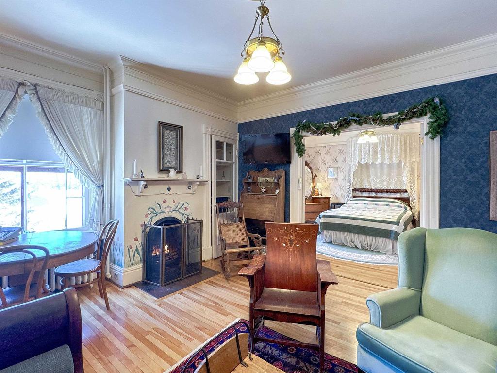 












121 North River Road

,
Charlottetown,




PE
C1A 3K7

