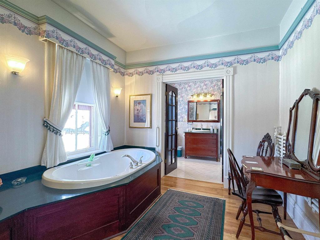 












121 North River Road

,
Charlottetown,




PE
C1A 3K7

