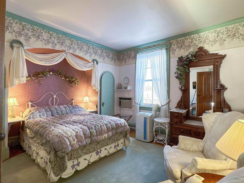 












121 North River Road

,
Charlottetown,




PE
C1A 3K7

