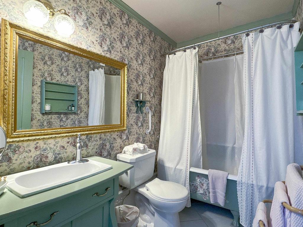 












121 North River Road

,
Charlottetown,




PE
C1A 3K7

