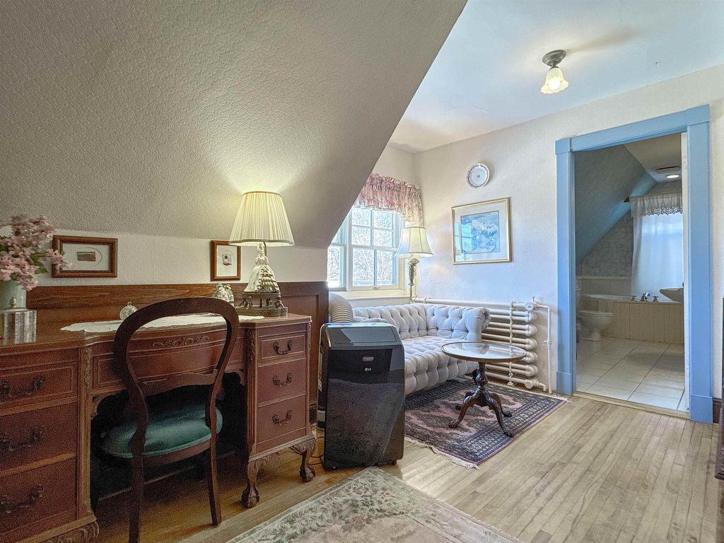 












121 North River Road

,
Charlottetown,




PE
C1A 3K7

