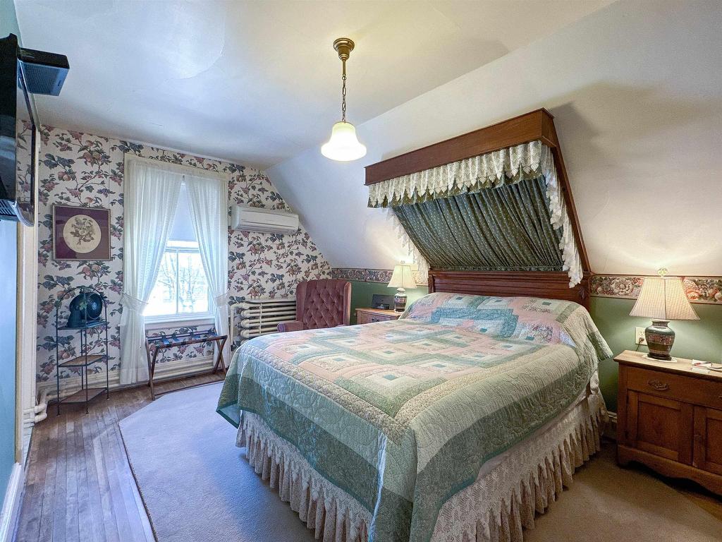 












121 North River Road

,
Charlottetown,




PE
C1A 3K7

