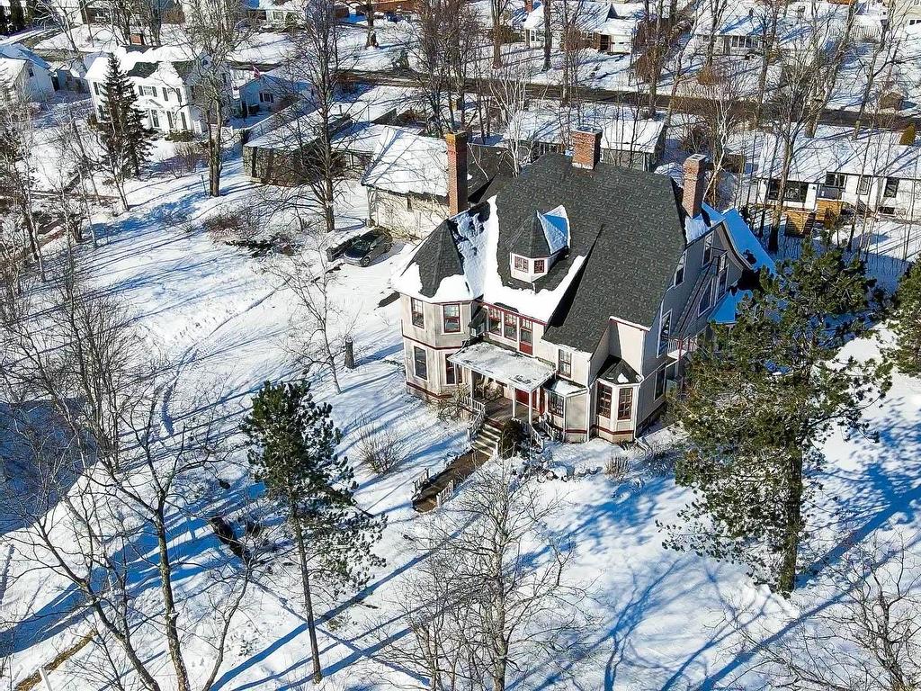 












121 North River Road

,
Charlottetown,




PE
C1A 3K7

