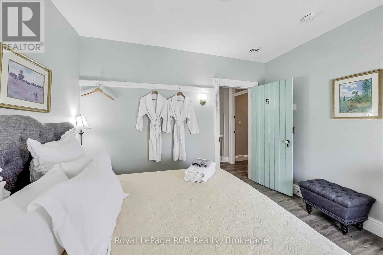 












726004 22B SIDE ROAD

,
Grey Highlands,




Ontario
N4L1W6

