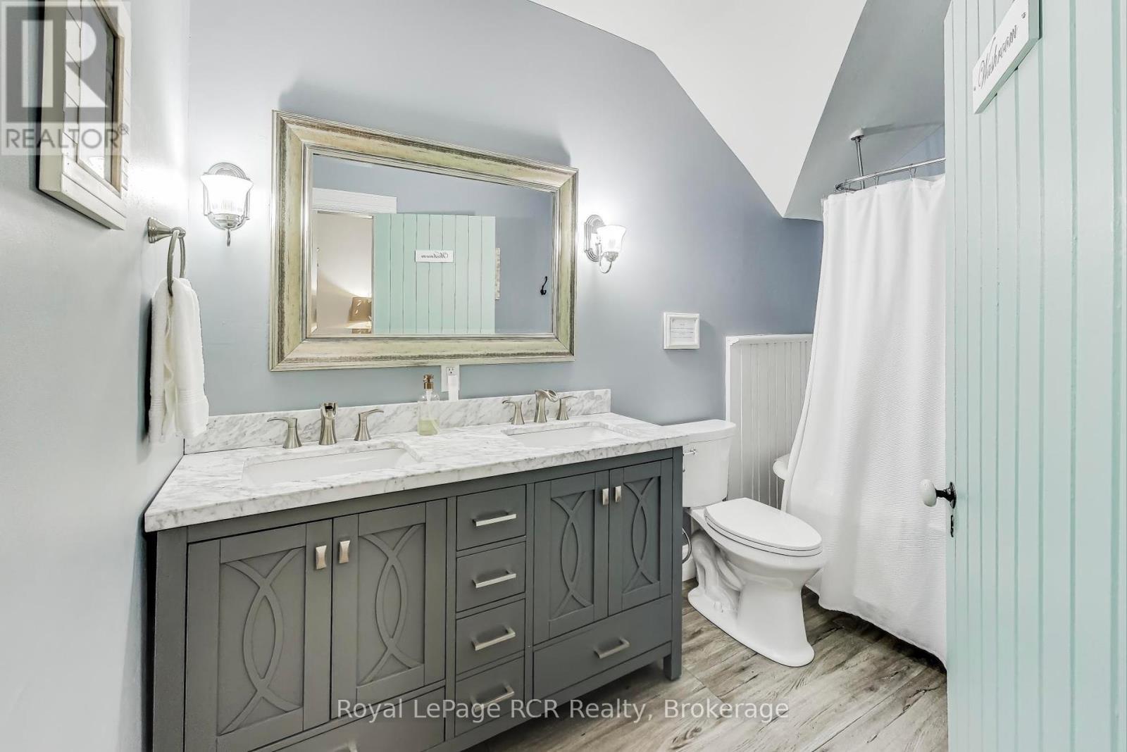 












726004 22B SIDE ROAD

,
Grey Highlands,




Ontario
N4L1W6

