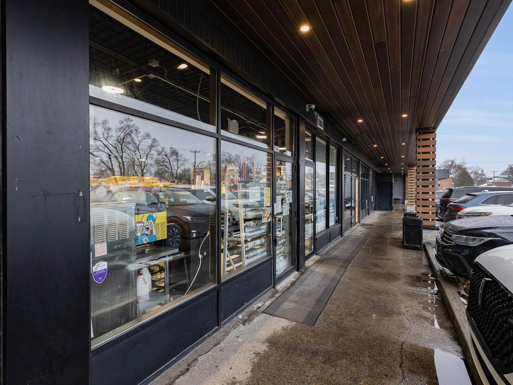 









2135

 - 2141


Rue St-Louis

,
Montréal (Saint-Laurent),




QC
H4M1P1

