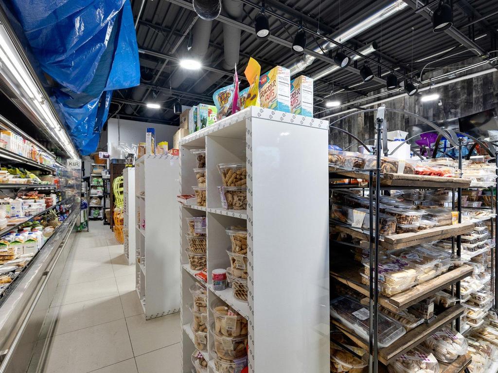 









2135

 - 2141


Rue St-Louis

,
Montréal (Saint-Laurent),




QC
H4M1P1

