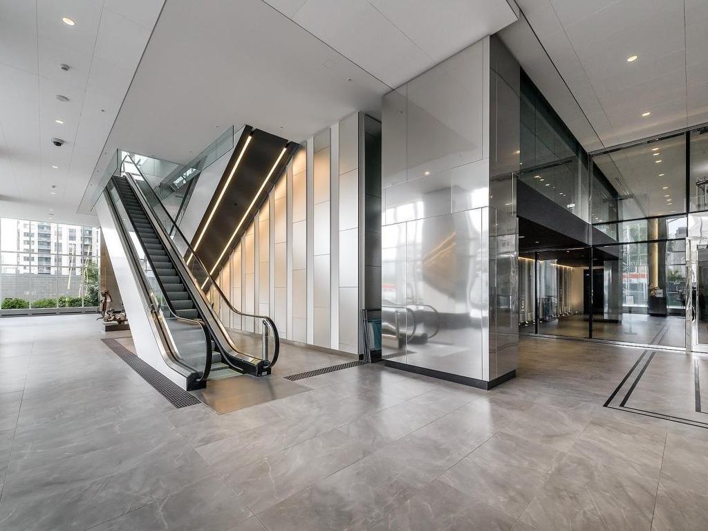 









1288


Rue St-Antoine O.

, 1009,
Montréal (Ville-Marie),




QC
H3C0X6

