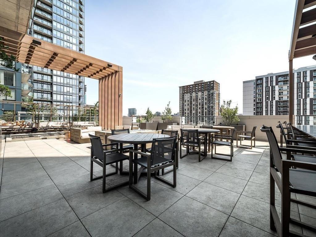 









1288


Rue St-Antoine O.

, 1009,
Montréal (Ville-Marie),




QC
H3C0X6

