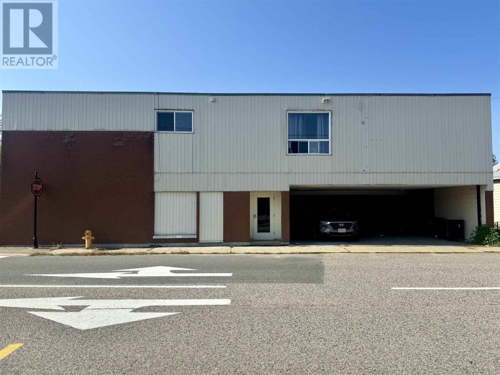 












13 Murray ST

,
Blind River,




Ontario
P0R1B0

