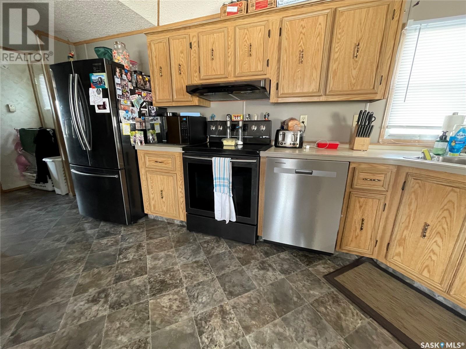 












75 Jackson DRIVE

,
Kindersley,




Saskatchewan
S0L1S1

