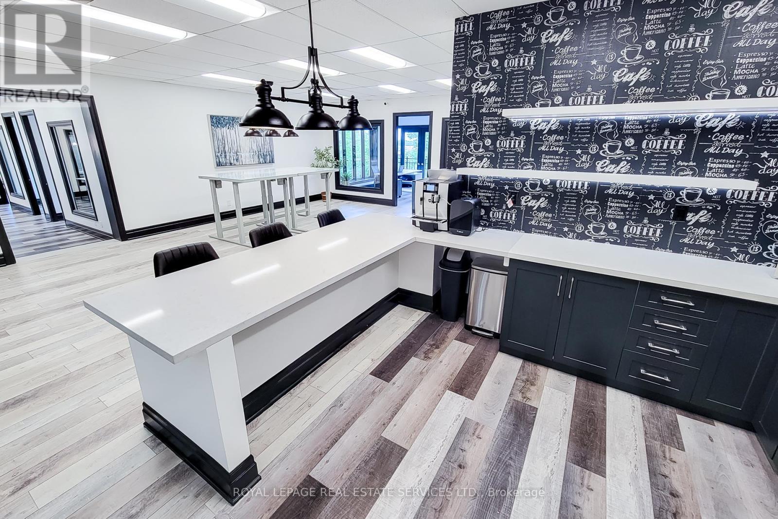 












300 - 414 NORTH SERVICE ROAD E

,
Oakville,




Ontario
L6H5R2

