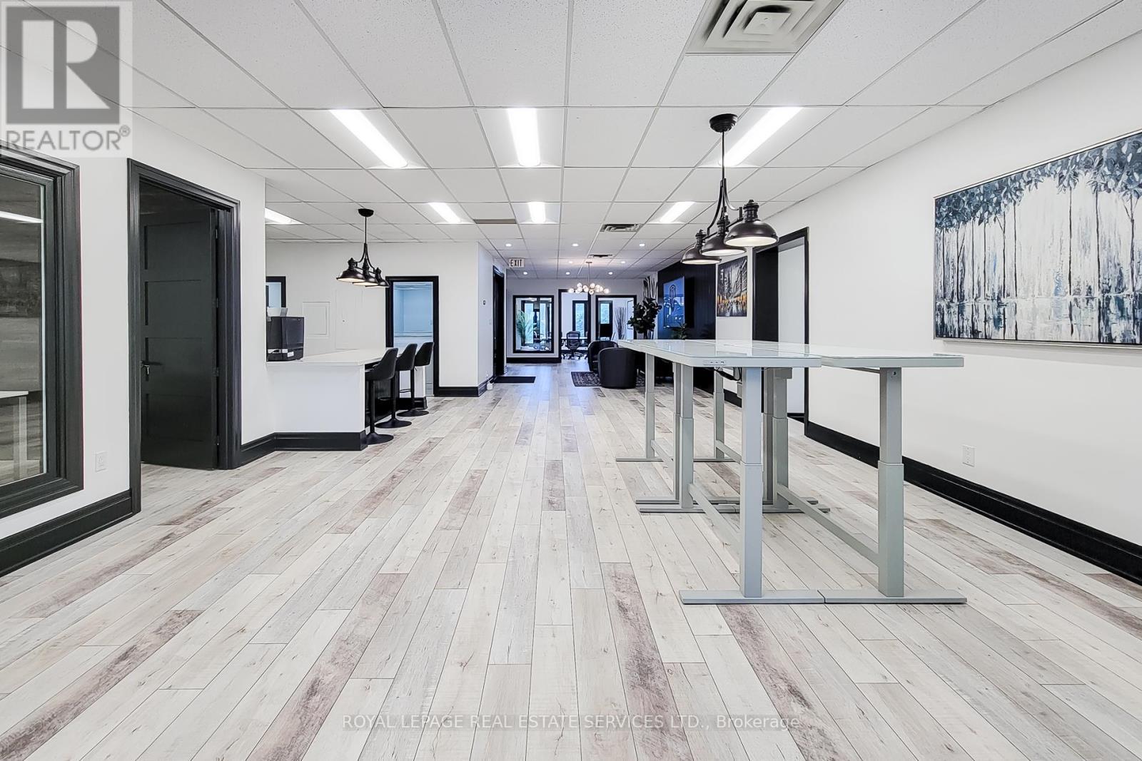 












300 - 414 NORTH SERVICE ROAD E

,
Oakville,




Ontario
L6H5R2

