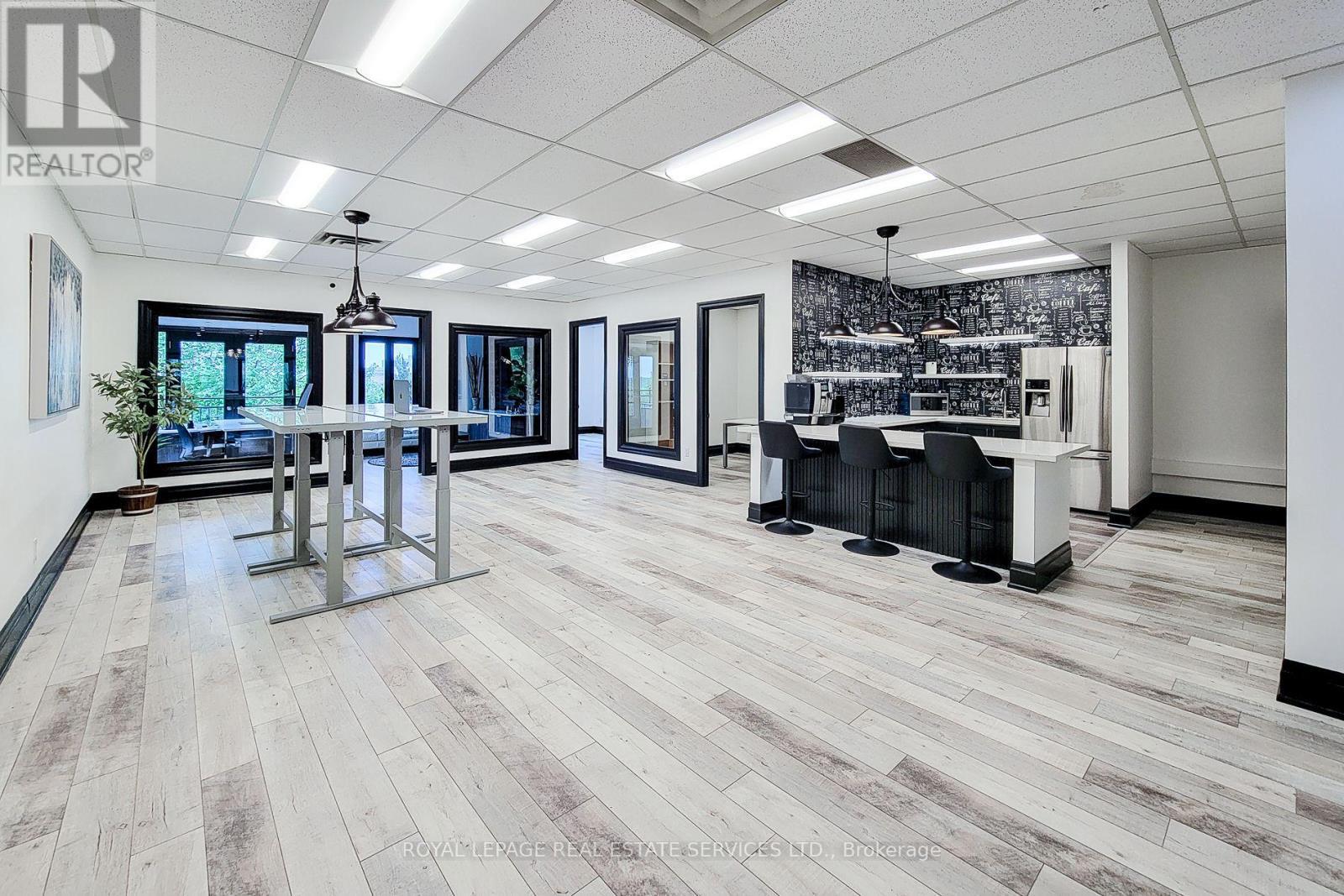 












300 - 414 NORTH SERVICE ROAD E

,
Oakville,




Ontario
L6H5R2

