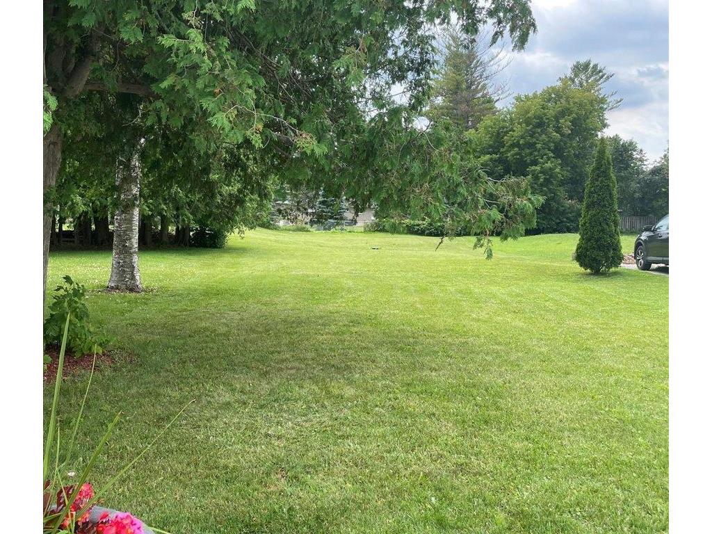 









273


Pefferlaw

Road,
Georgina,







ON
L0E 1N0

