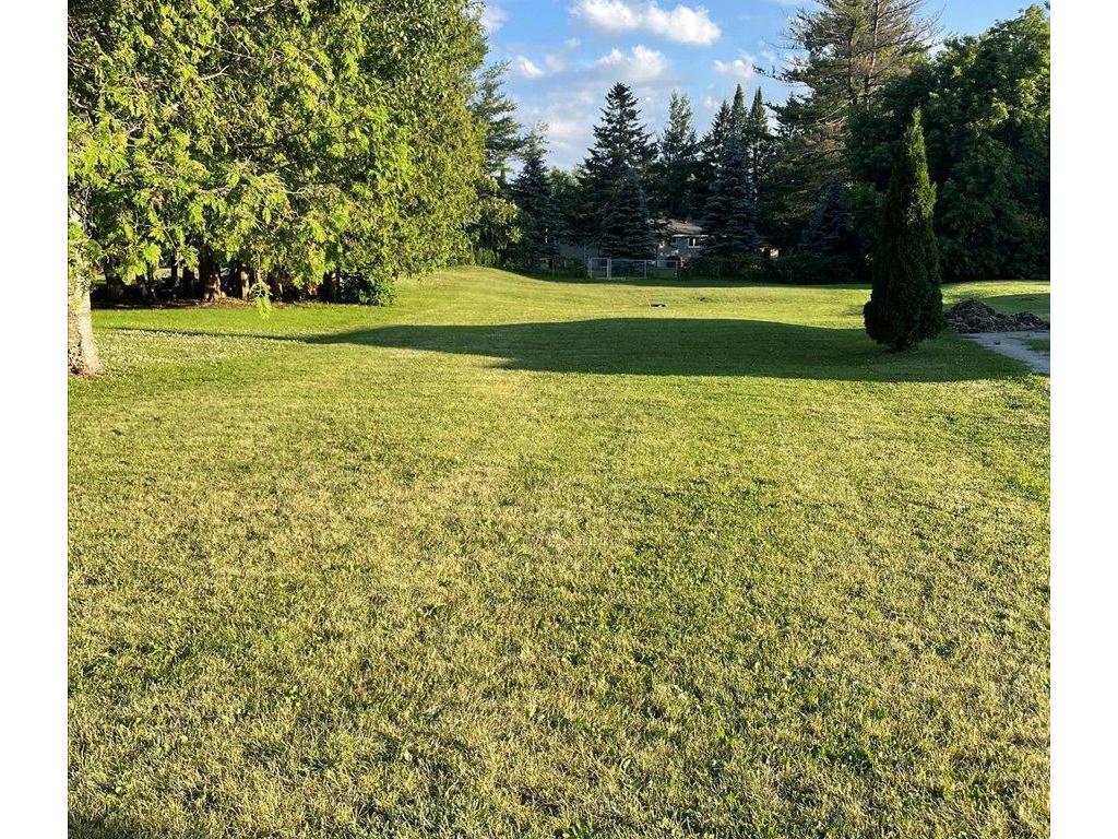 









273


Pefferlaw

Road,
Georgina,







ON
L0E 1N0


