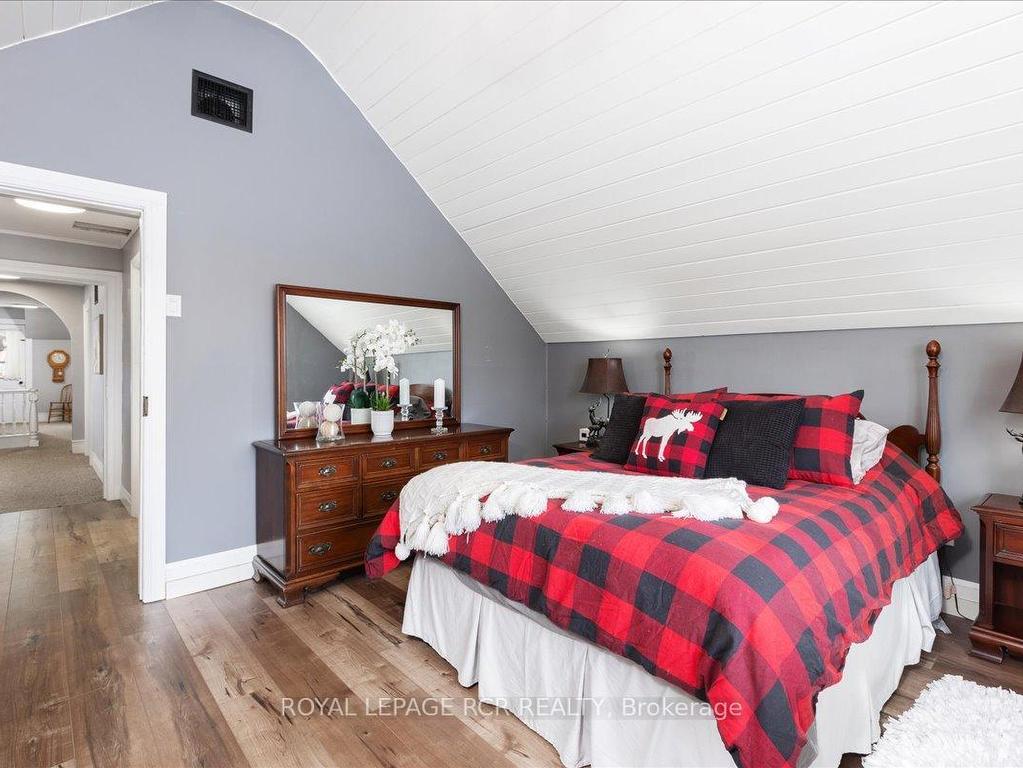 









19052


Centre

Street,
East Gwillimbury,




ON
L0G 1M0

