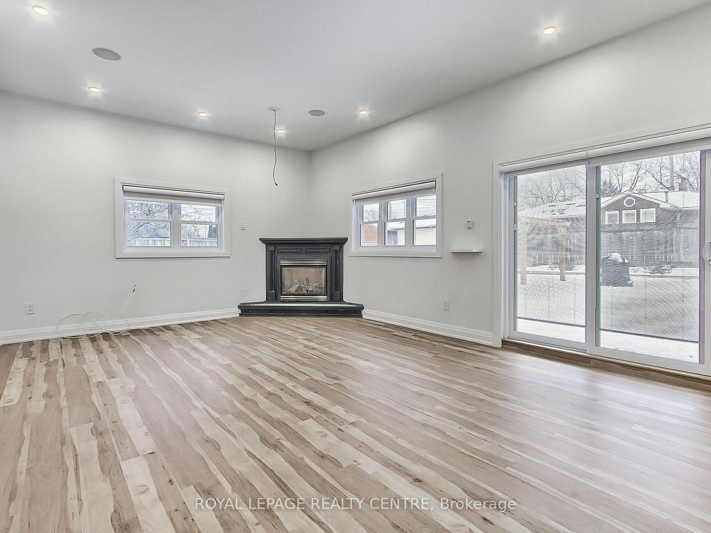 









2552


Whaley

Drive, Lower,
Mississauga,




ON
L5B 1X2

