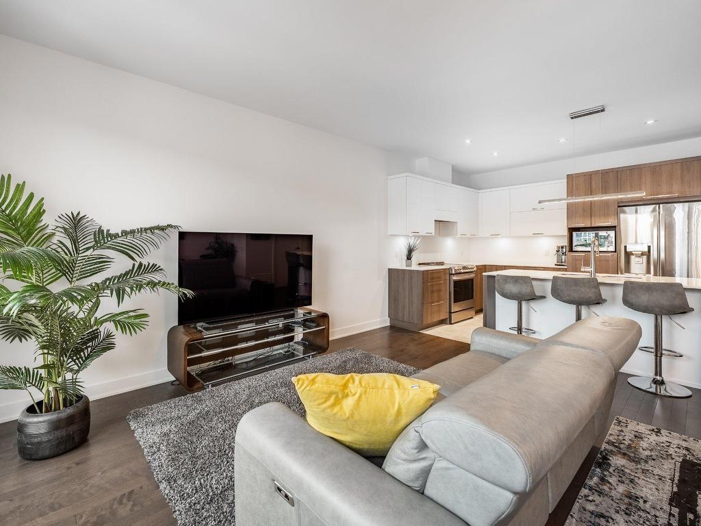 









324


Rg des Vingt

,
Saint-Basile-le-Grand,




QC
J3N0C6

