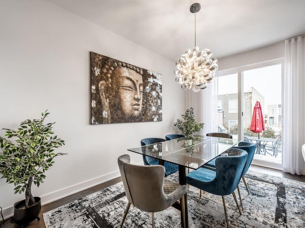 









324


Rg des Vingt

,
Saint-Basile-le-Grand,




QC
J3N0C6

