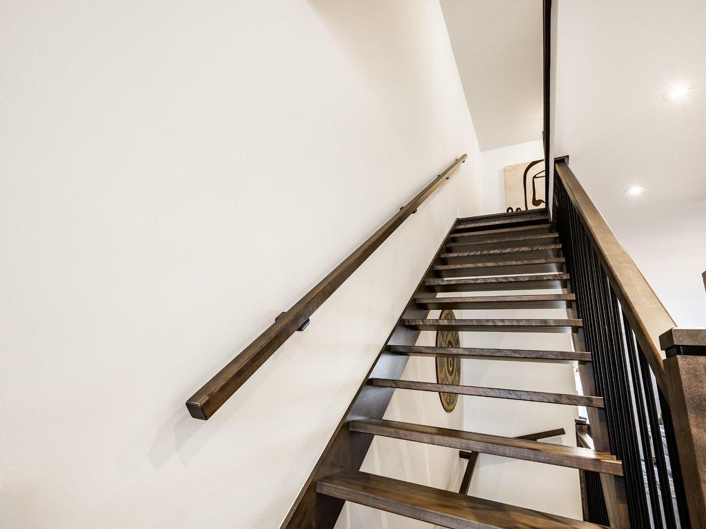 









324


Rg des Vingt

,
Saint-Basile-le-Grand,




QC
J3N0C6

