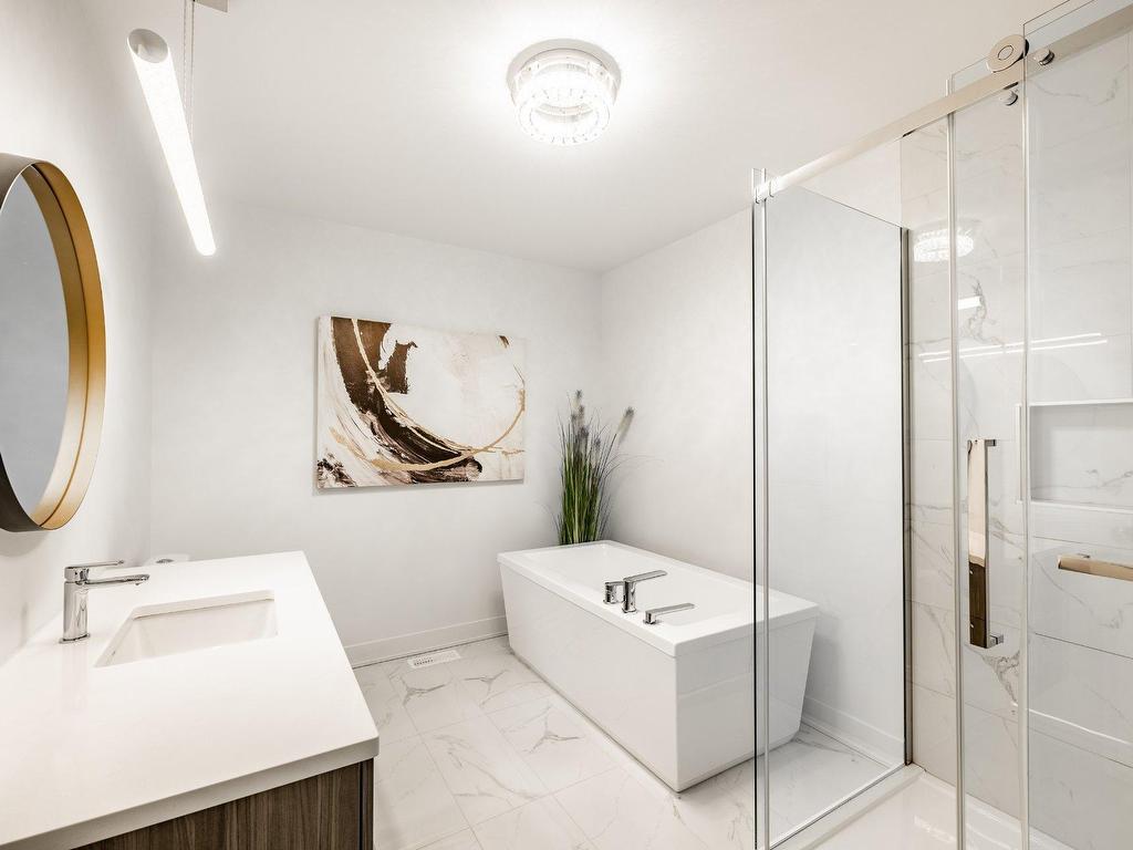 









324


Rg des Vingt

,
Saint-Basile-le-Grand,




QC
J3N0C6

