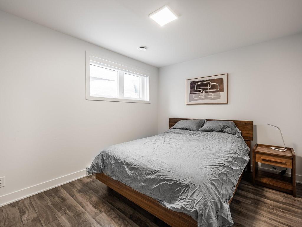 









324


Rg des Vingt

,
Saint-Basile-le-Grand,




QC
J3N0C6

