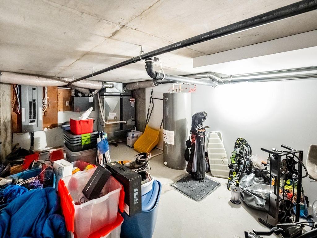 









324


Rg des Vingt

,
Saint-Basile-le-Grand,




QC
J3N0C6

