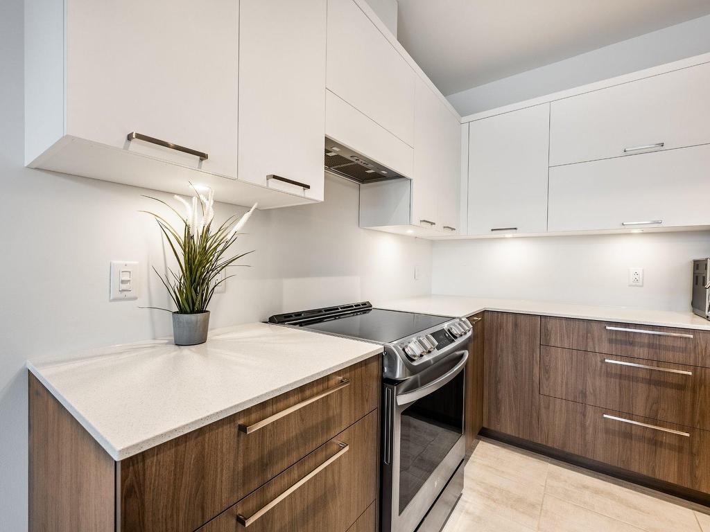 









324


Rg des Vingt

,
Saint-Basile-le-Grand,




QC
J3N0C6

