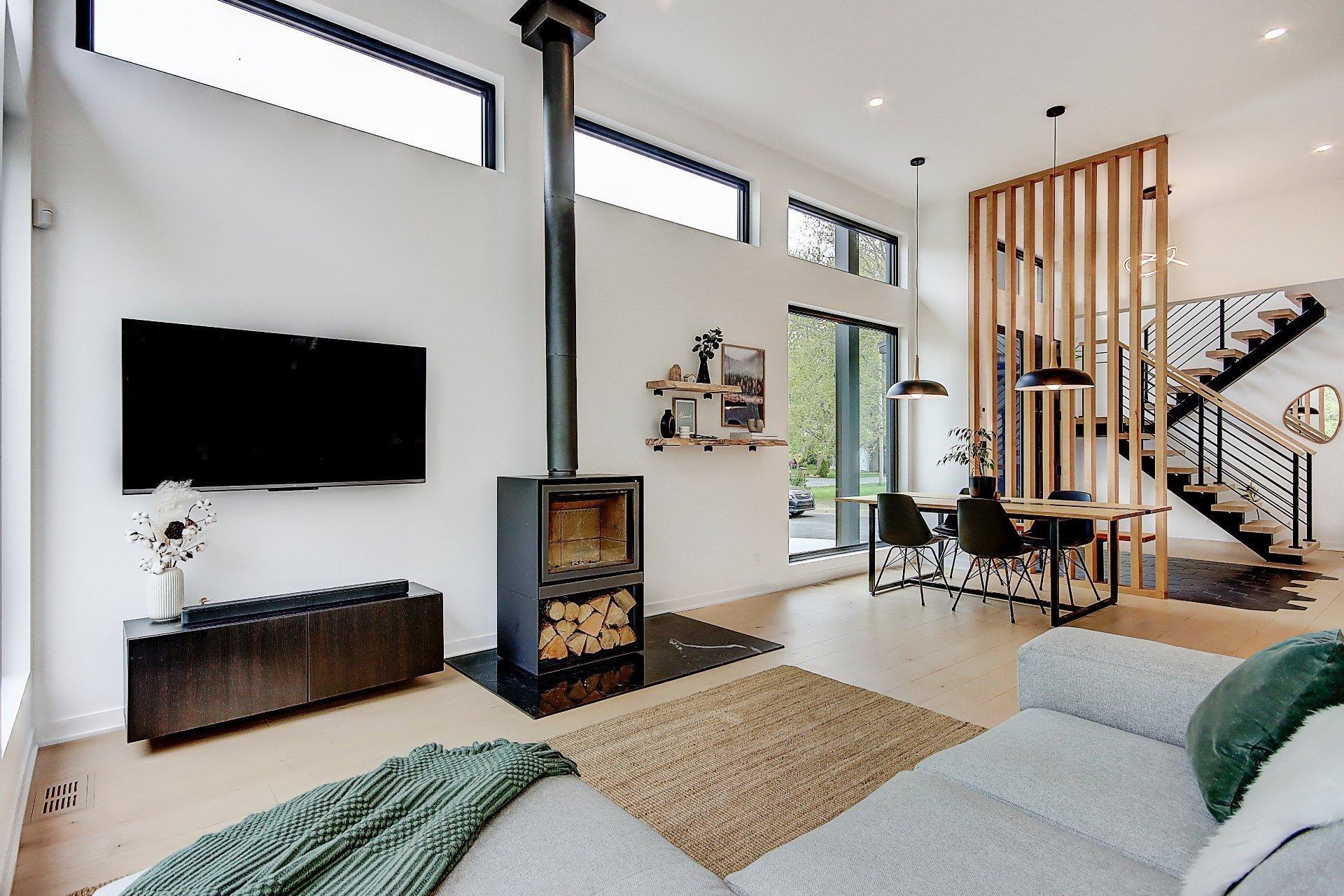 









709


Av. de Venise O.

,
Venise-en-Québec,




QC
J0J2K0

