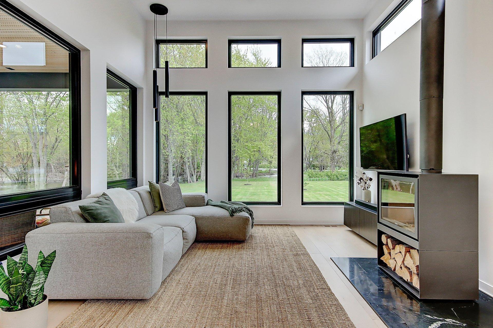 









709


Av. de Venise O.

,
Venise-en-Québec,




QC
J0J2K0

