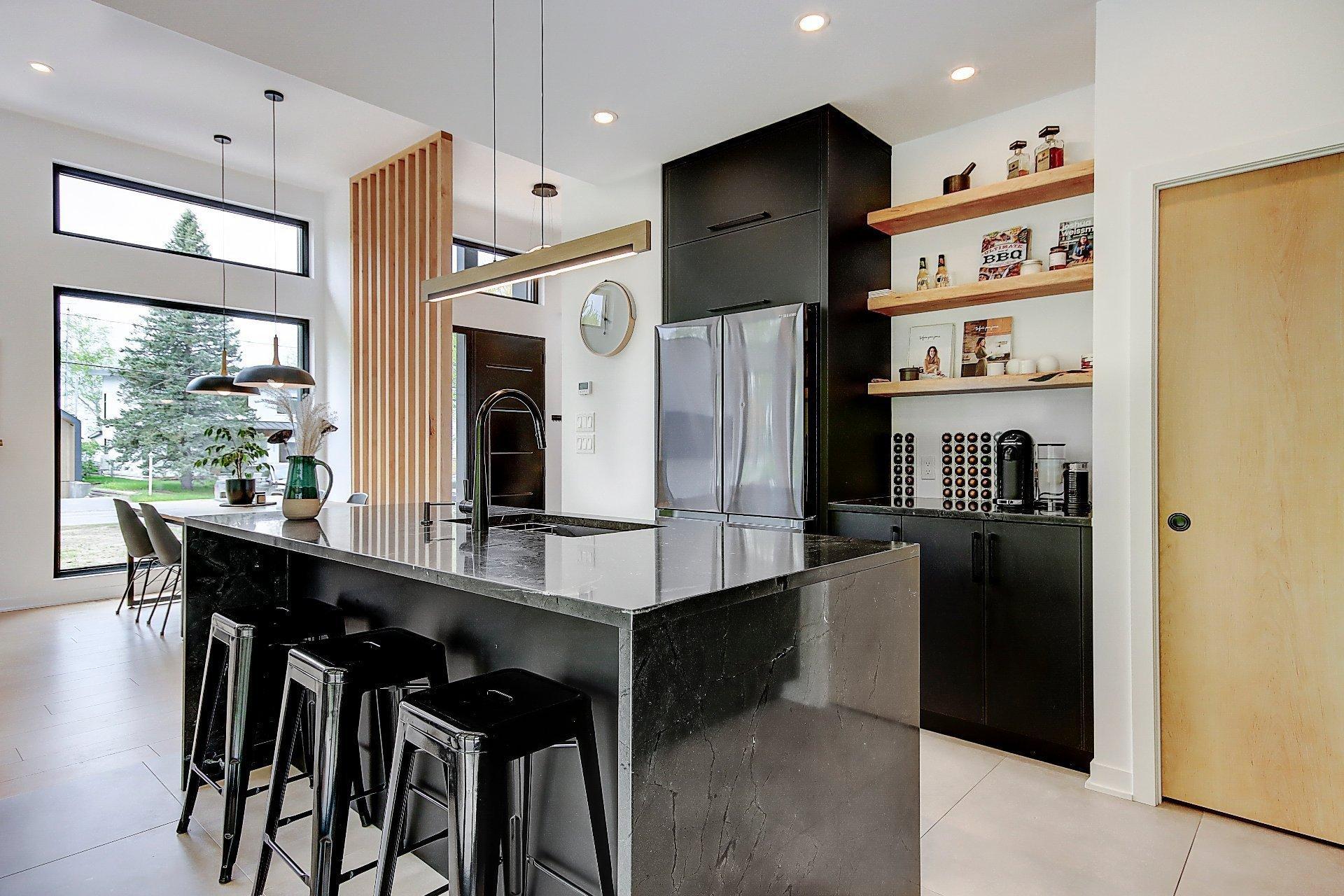 









709


Av. de Venise O.

,
Venise-en-Québec,




QC
J0J2K0

