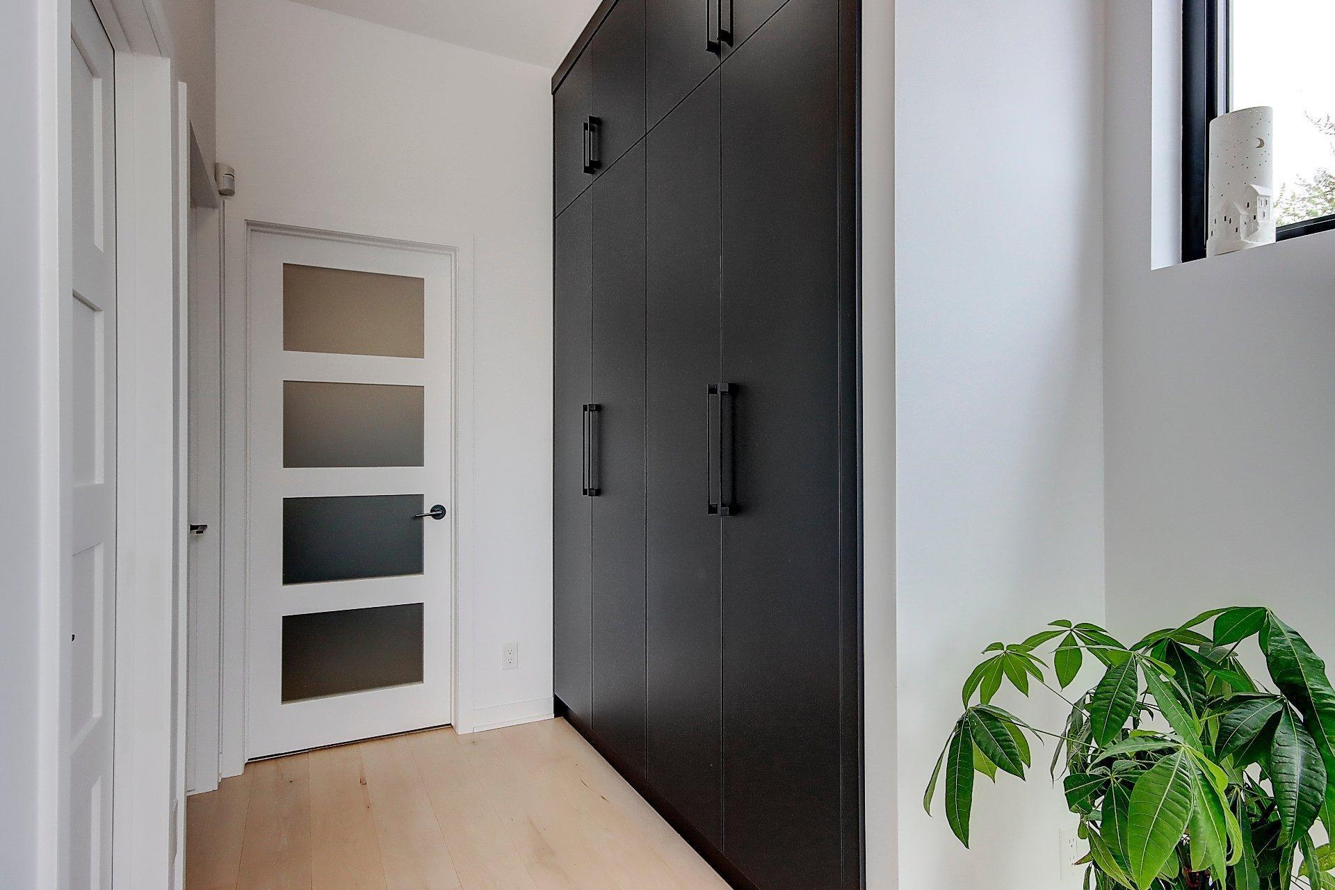 









709


Av. de Venise O.

,
Venise-en-Québec,




QC
J0J2K0

