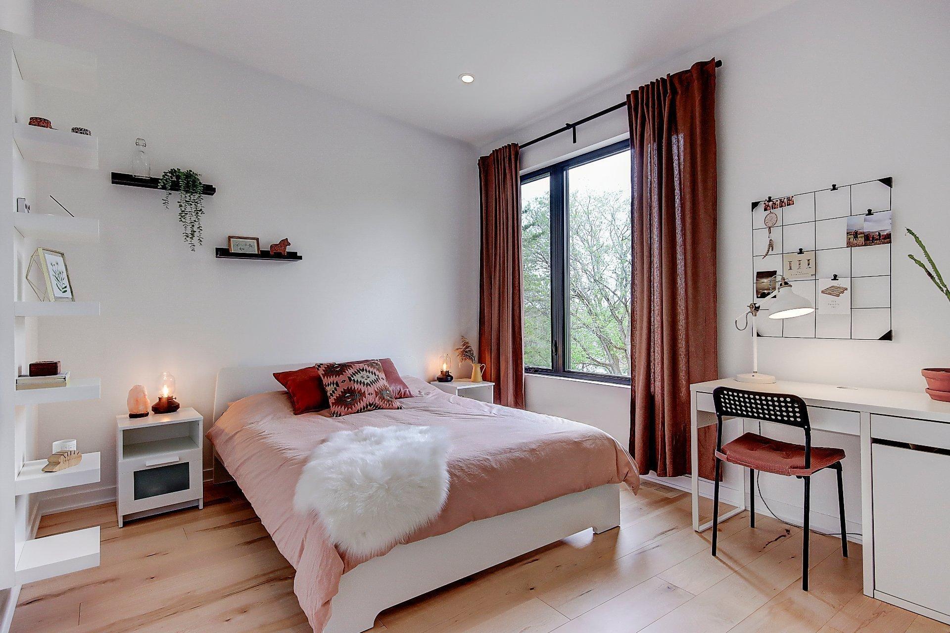 









709


Av. de Venise O.

,
Venise-en-Québec,




QC
J0J2K0

